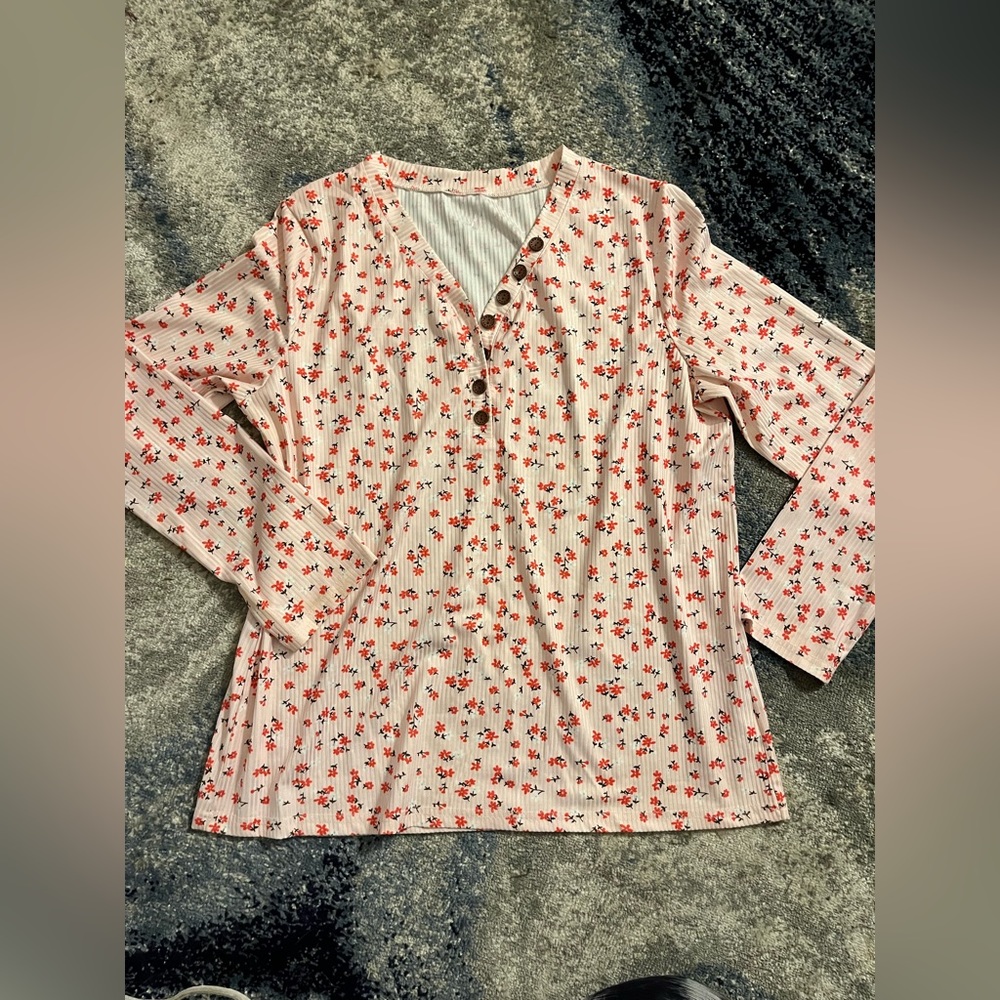 Boutique floral print long sleeve tee